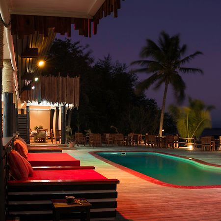 Funky Fish Beach & Surf Resort Solevu Exterior photo