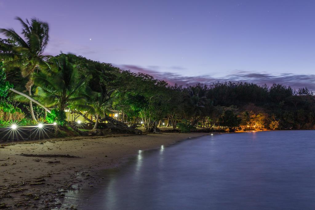 Funky Fish Beach & Surf Resort Solevu Exterior photo
