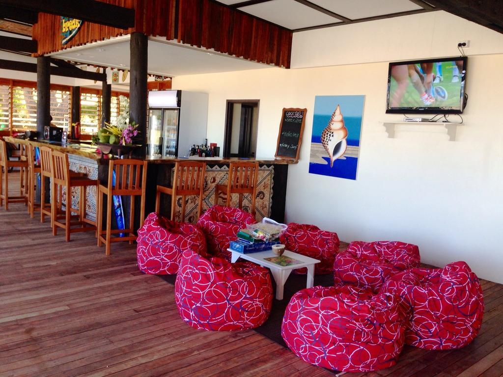Funky Fish Beach & Surf Resort Solevu Exterior photo