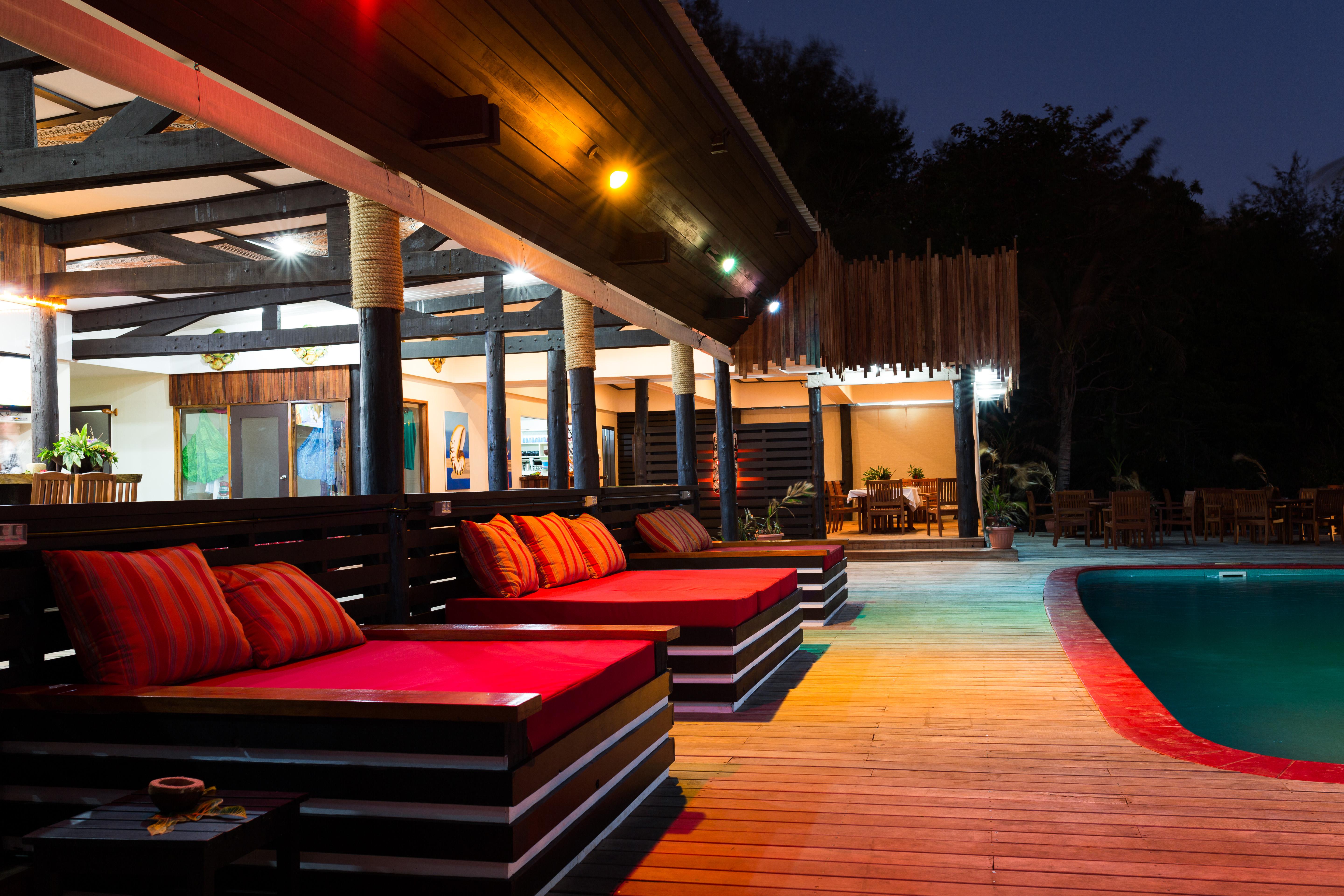 Funky Fish Beach & Surf Resort Solevu Exterior photo