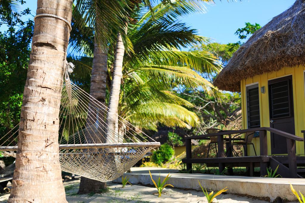 Funky Fish Beach & Surf Resort Solevu Exterior photo