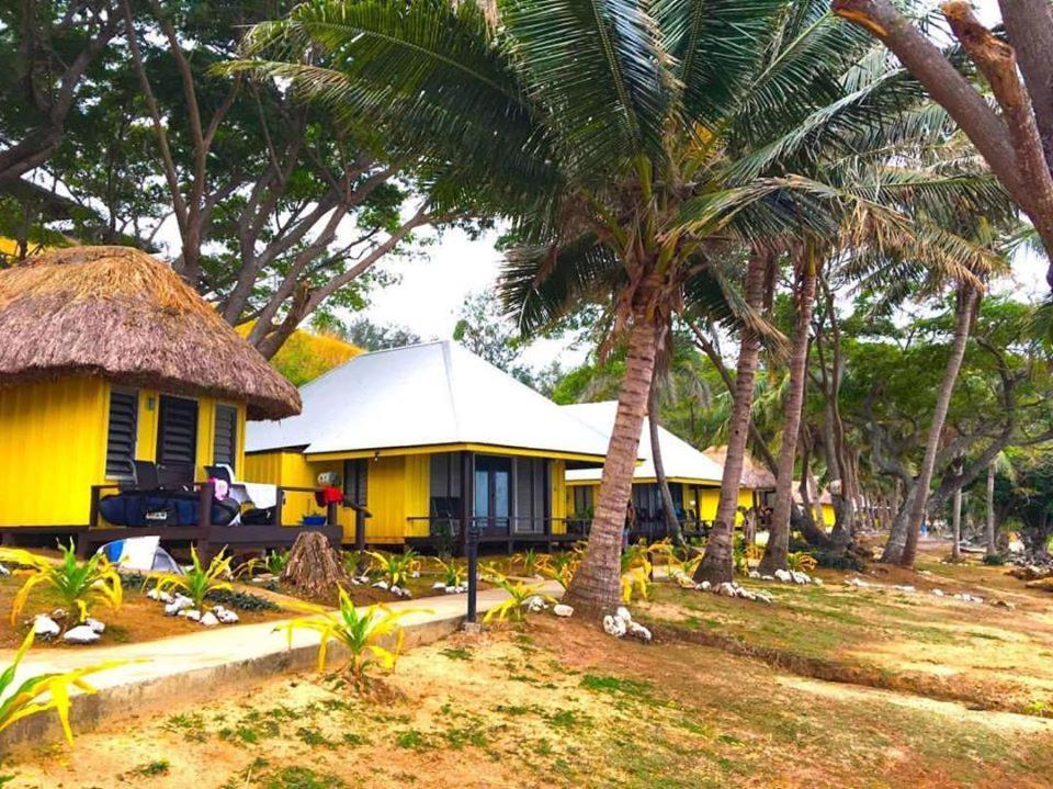 Funky Fish Beach & Surf Resort Solevu Exterior photo